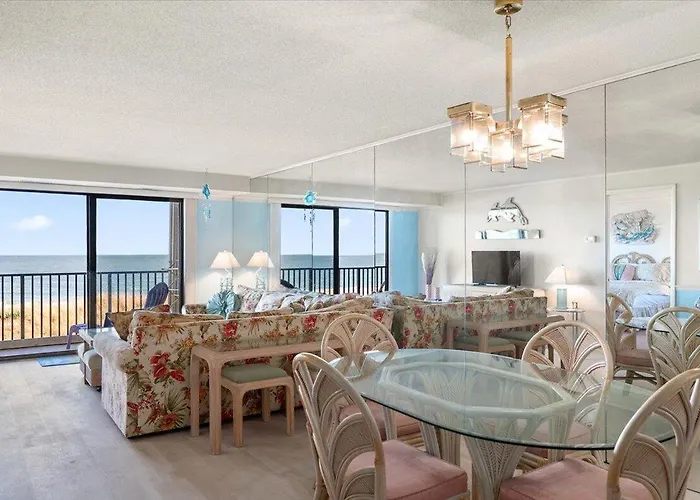 Holiday home Hill-spacious 2 Bedroom With Ocean Views And Outdoor Pool!
