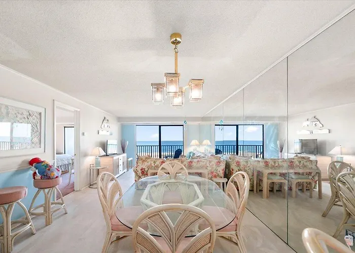 Hill-spacious 2 Bedroom With Ocean Views And Outdoor Pool! Holiday home Ocean City