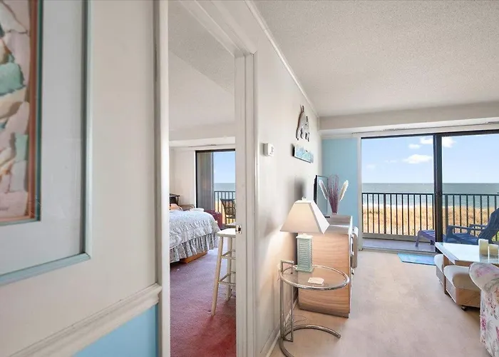 Holiday home Hill-spacious 2 Bedroom With Ocean Views And Outdoor Pool!