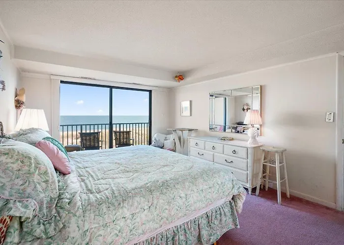 Hill-spacious 2 Bedroom With Ocean Views And Outdoor Pool! * Ocean City