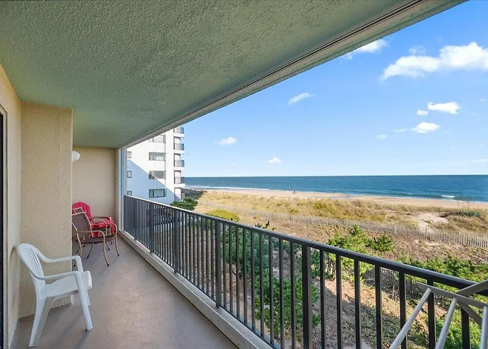 Hill-spacious 2 Bedroom With Ocean Views And Outdoor Pool! Holiday home *