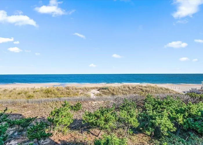 Hill-spacious 2 Bedroom With Ocean Views And Outdoor Pool! * Ocean City