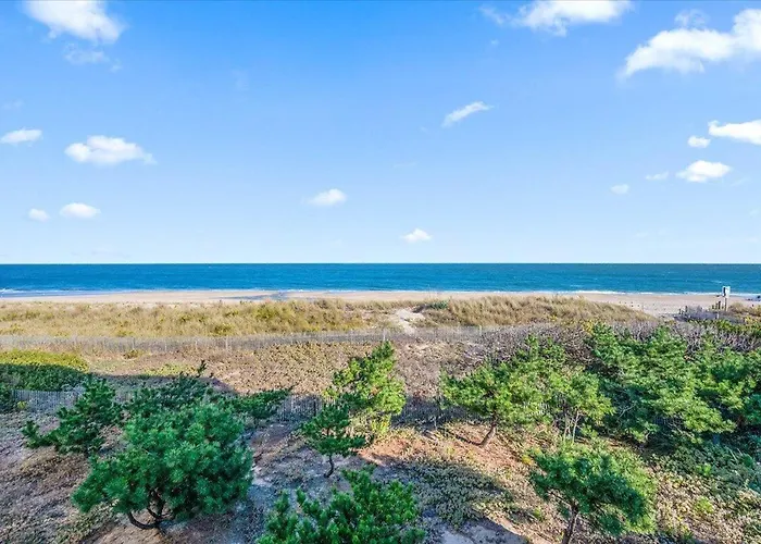 Hill-spacious 2 Bedroom With Ocean Views And Outdoor Pool! * Ocean City